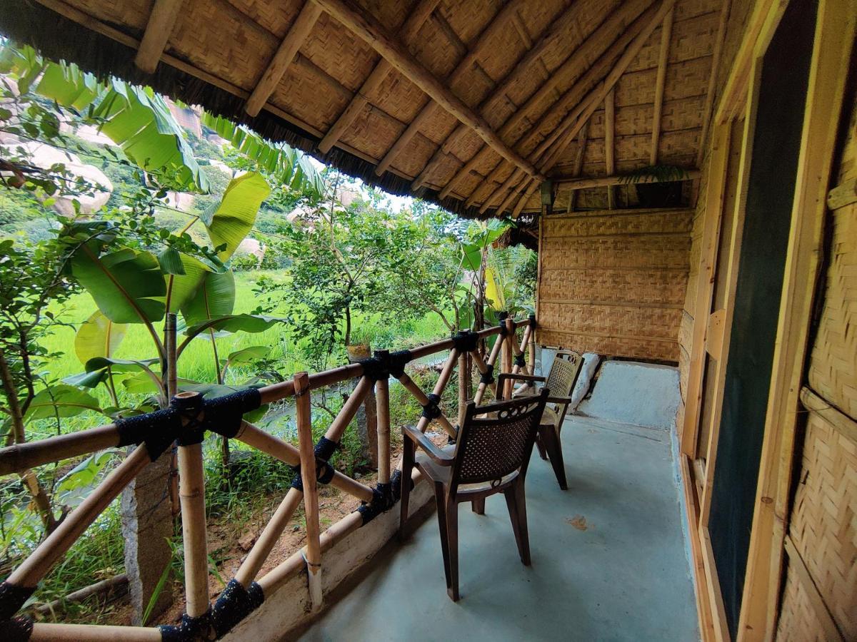 The Gravity Cafe -A Unit Of Staychillhampi Bagian luar foto