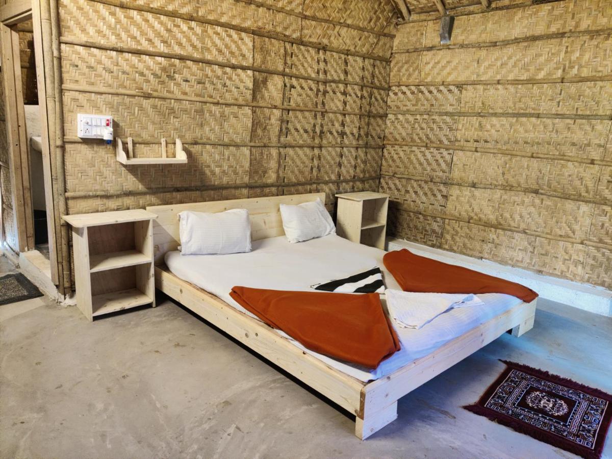 The Gravity Cafe -A Unit Of Staychillhampi Bagian luar foto