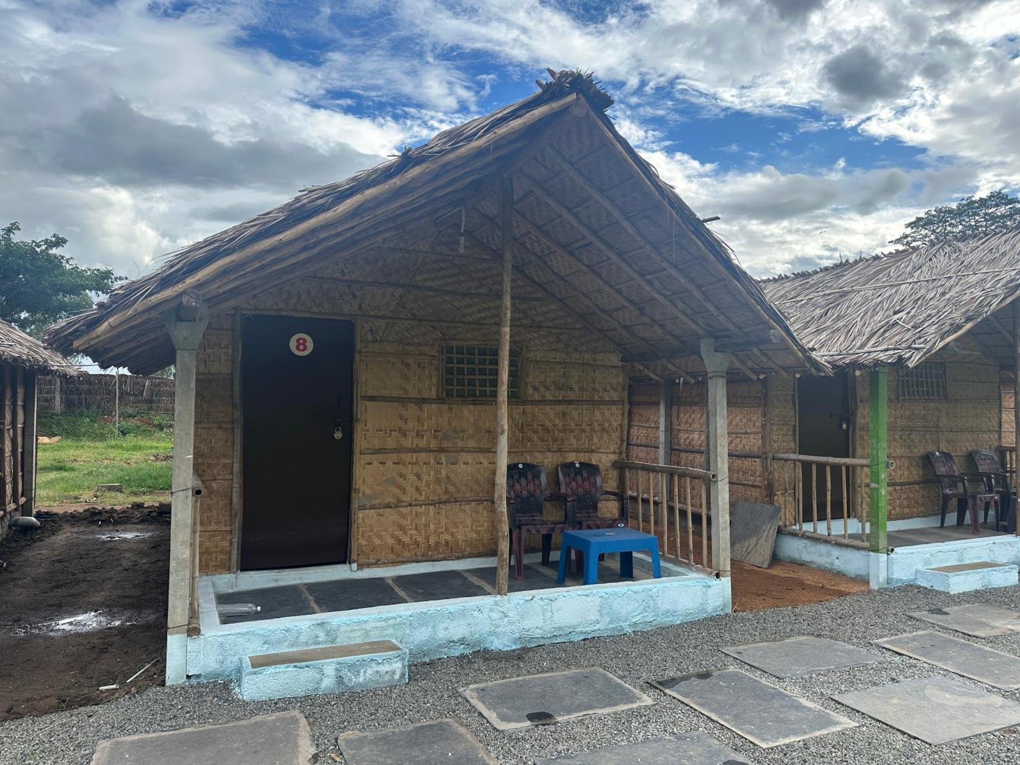 The Gravity Cafe -A Unit Of Staychillhampi Bagian luar foto